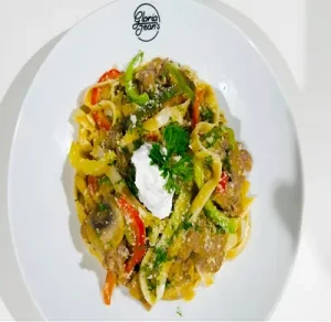 RUSSIAN BEEF STROGANOFF WITH FETTUCCINE PASTA